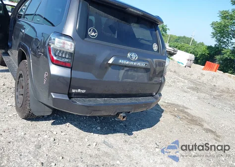2017 Toyota 4Runner Sr5 z USA, uszkodzony, nr VIN JTEBU5JR7H5451640